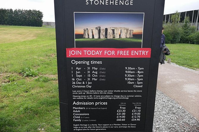 luxury-private-vehicle-day-hire-from-to-london-via-stonehenge-lacock-and-bath