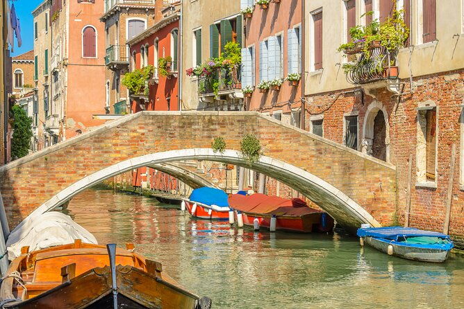 murano-burano-islands-guided-small-group-tour-by-private-boat