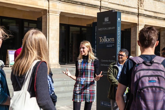 oxford-university-walking-tour-with-university-alumni-guide