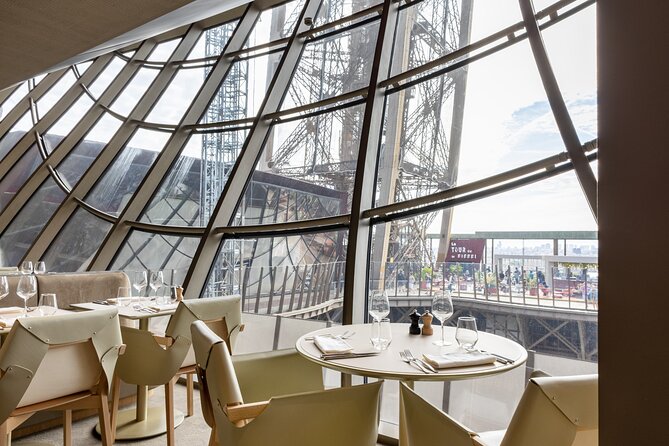 paris-earliest-lunch-at-eiffel-tower-madame-brasserie-restaurant