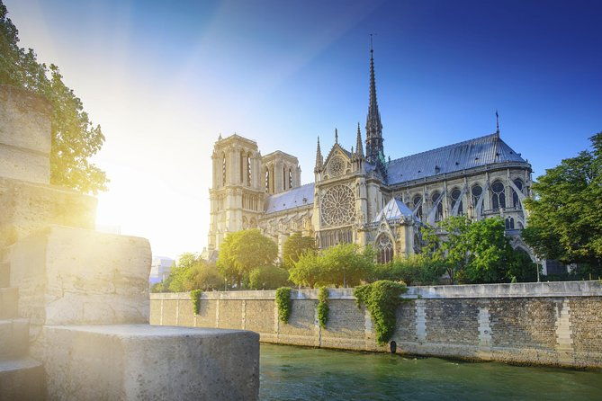 paris-tour-with-lunch-at-the-eiffel-tower-and-seine-river-cruise