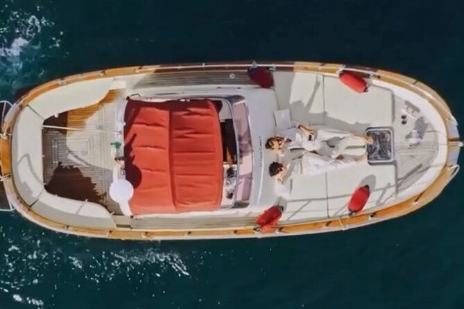 private-tour-of-the-island-of-capri-by-boat-and-visit-to-the-caves