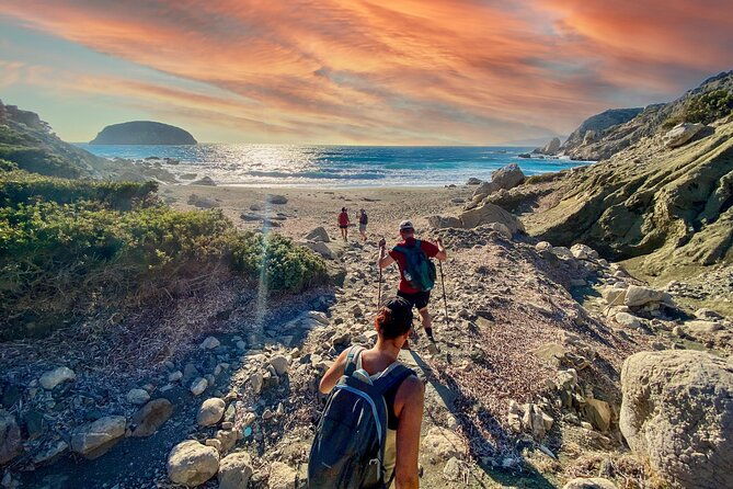 small-group-hiking-sunset-in-monolithos