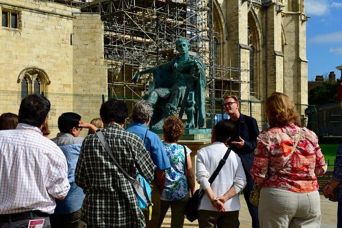 the-best-of-york-on-foot-in-a-small-group