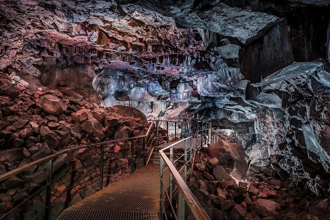the-lava-tunnel-tour-raufarholshellir