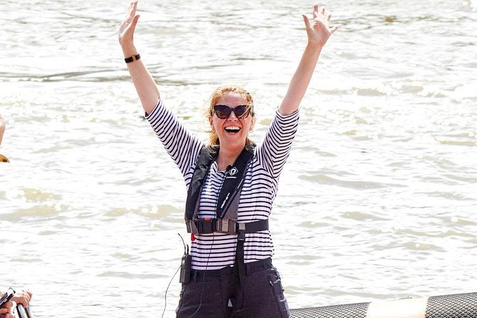 iconic-sights-of-london-high-speed-boat-trip