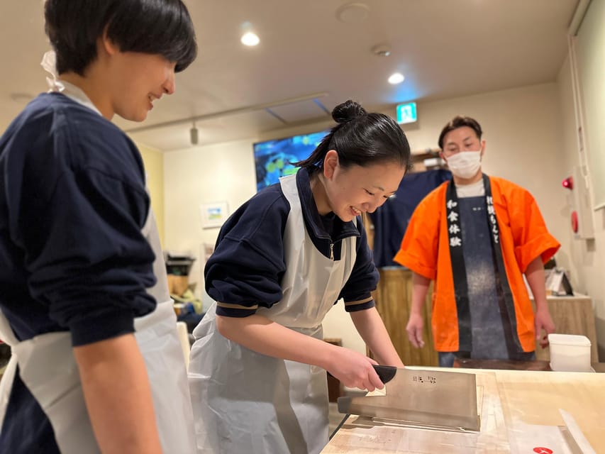 japanese-buckwheat-noodle-making-experience-in-sapporojapan