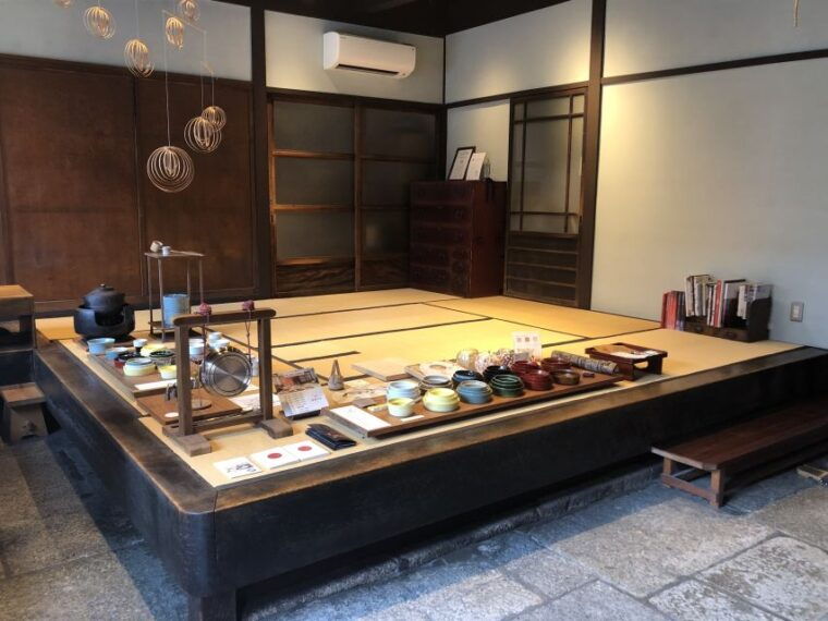 kyoto-casual-tea-ceremony-in-100-year-old-machiya-house