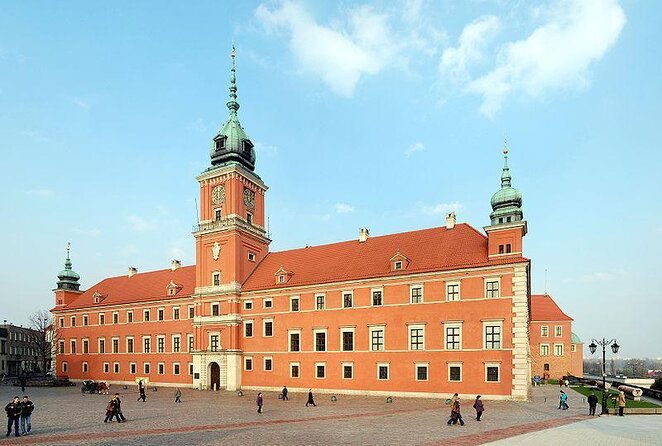 amazing-photo-walk-through-the-old-town-of-warsaw