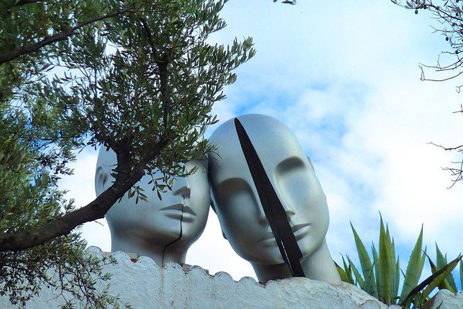 dali-museum-cadaques-small-group-tour-with-hotel-pick-up