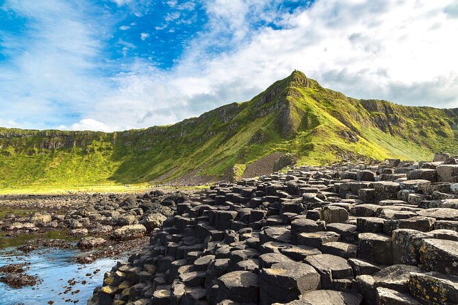 dublin-to-belfast-black-cab-dunluce-castle-giants-causeway
