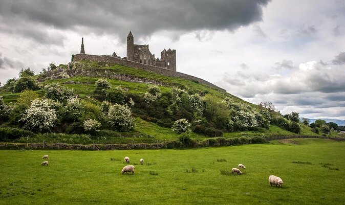 dublin-to-rock-of-cashel-cork-city-blarney-castle-guided-tour