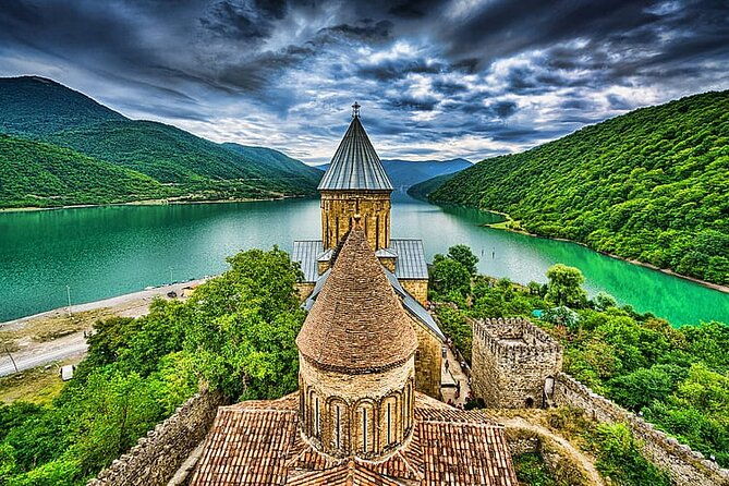 full-day-kazbegi-guided-tour-in-georgia