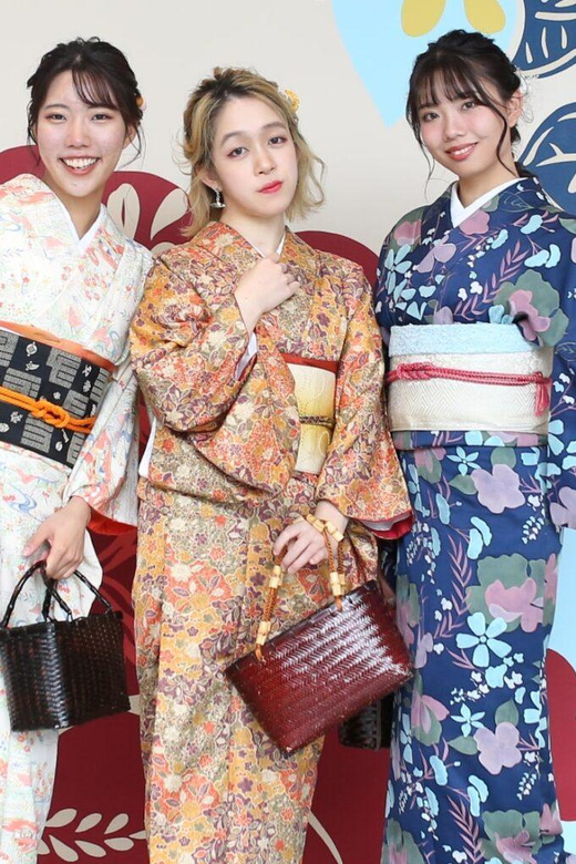 kanazawa-japanese-kimono-rental-near-higashi-chaya-district