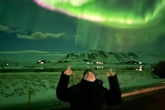 northern-lights-guided-tour-with-professional-photos