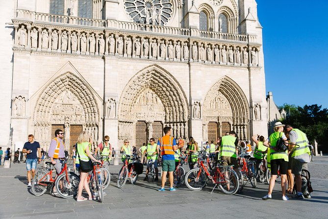 paris-by-night-city-of-lights-sightseeing-guided-bike-tour