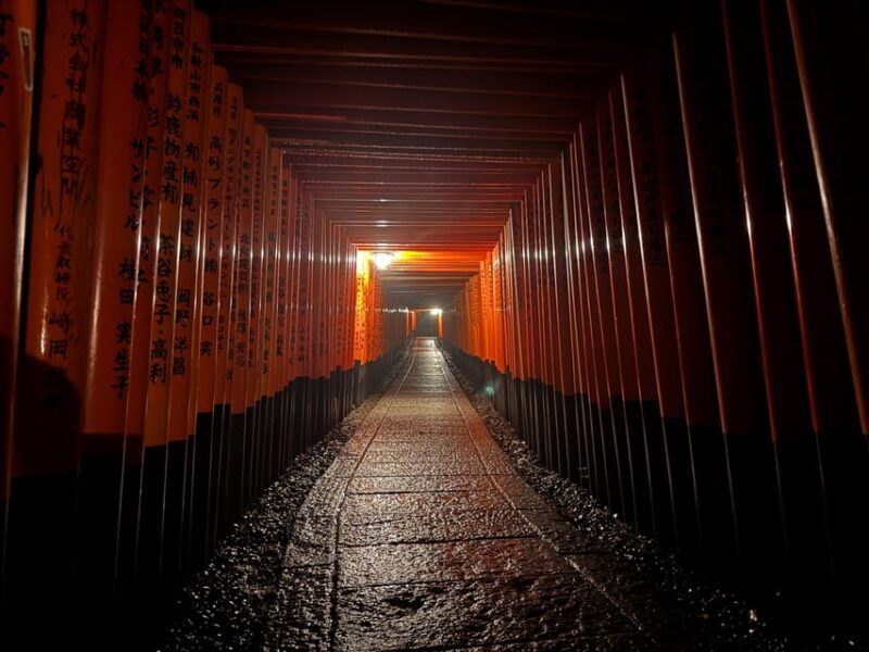private-kyoto-night-tour-historic-walk-at-gion-and-fushimi