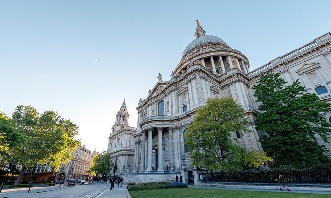 private-panoramic-tour-of-london-in-a-classic-car