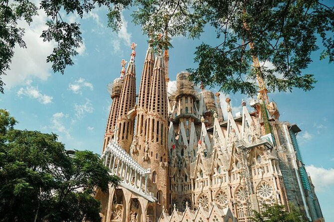 sagrada-familia-park-guell-most-complete-private-full-day-tour