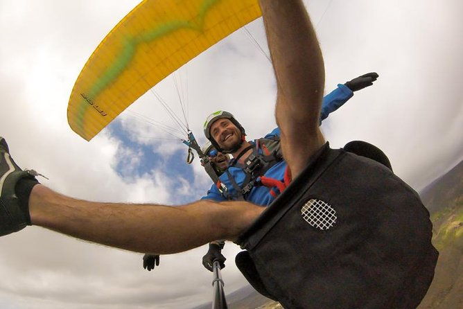 tandem-paragliding-flight-in-south-tenerife