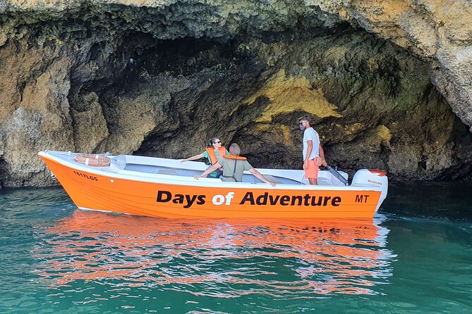 tour-to-go-inside-the-ponta-da-piedade-caves-grottos-and-see-the-beaches-lagos
