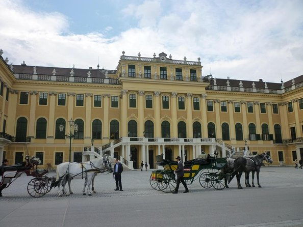 vienna-skip-the-line-schonbrunn-palace-and-gardens-guided-tour