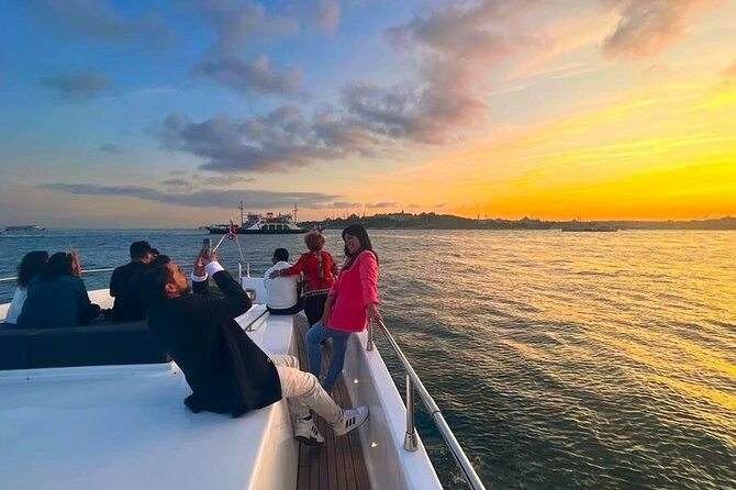 2-5-hour-bosphorus-sunset-sightseeing-cruise-by-luxury-yacht