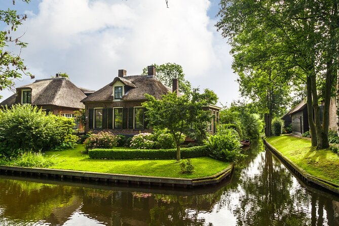 amsterdam-day-trip-giethoorn-with-local-boat-tour-walking-tour