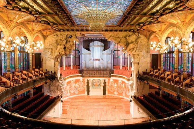 barcelona-guitar-trio-dance-at-the-palau-de-la-musica