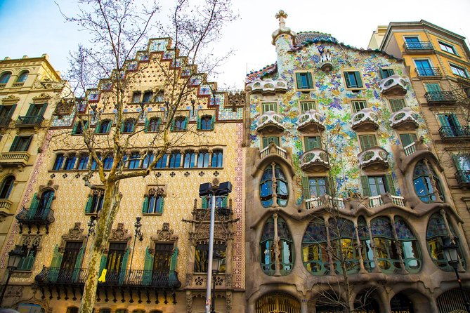 barcelona-private-walking-tour-through-the-city-of-gaudi