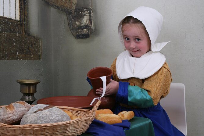 become-a-dutch-art-piece-photo-shoot-in-amsterdam-single-portrait