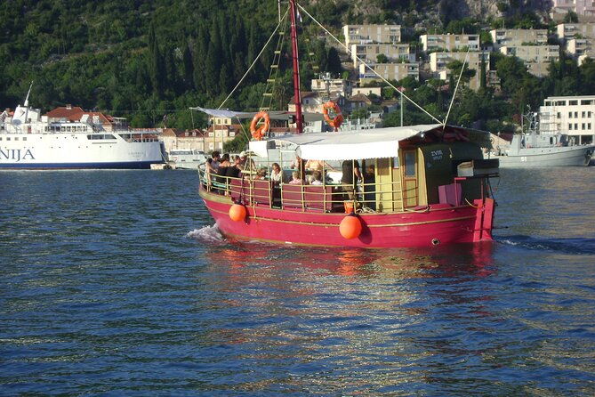blue-cave-and-caves-discovery-dubrovnik-group-tour-by-boat