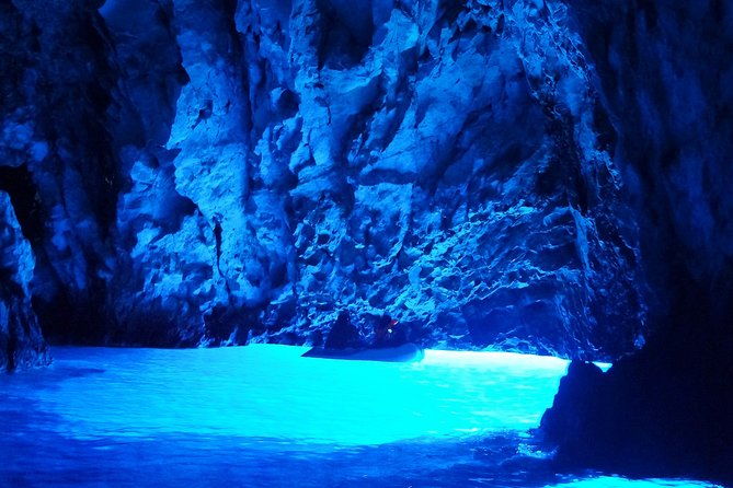 blue-cave-and-hvar-5-islands-speedboat-tour-from-split