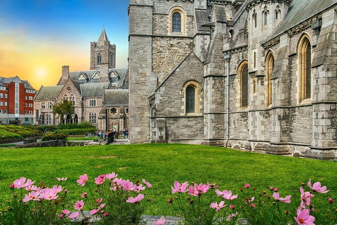 book-of-kells-dublin-castle-christ-church-cathedral-tour