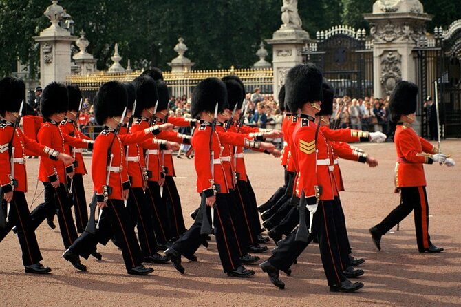 buckingham-palace-changing-of-the-guard-experience