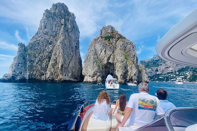 capri-secret-corners-by-private-boat-with-local-skipper