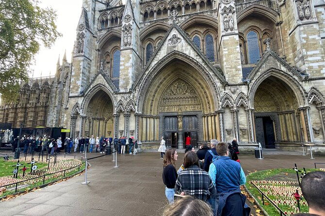 changing-of-the-guard-westminster-abbey-tower-of-london-tour