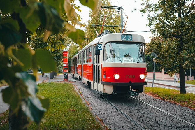 classic-prague-castle-tour-strahov-monastery-castle-district