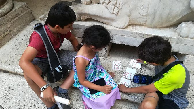 colosseum-tour-express-for-kids-and-families-in-rome-with-local-guide-alessandra