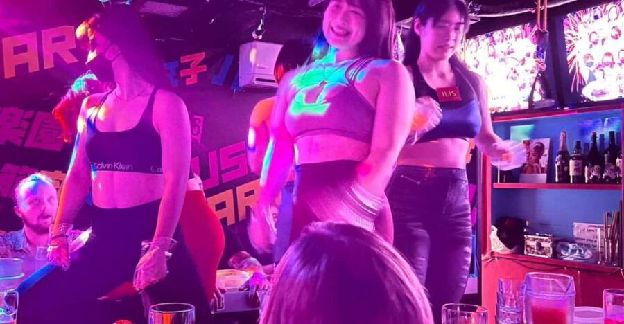 crazy-time%ef%bc%81muscle-girls-alcohol-object-destruction-tour