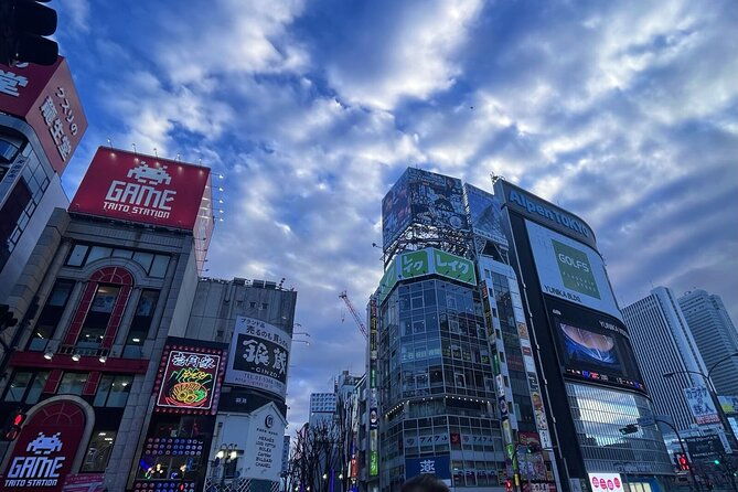 day-tour-in-shinjuku-and-kagurazaka-tokyo-hotspot-and-hidden-gems