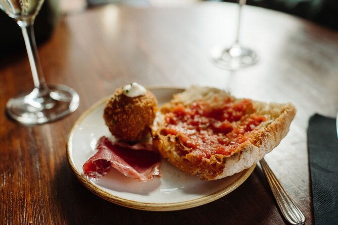 devour-barcelona-tapas-wine-tour-in-el-born-neighborhood