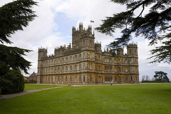downton-abbey-and-highclere-castle-tour-from-london