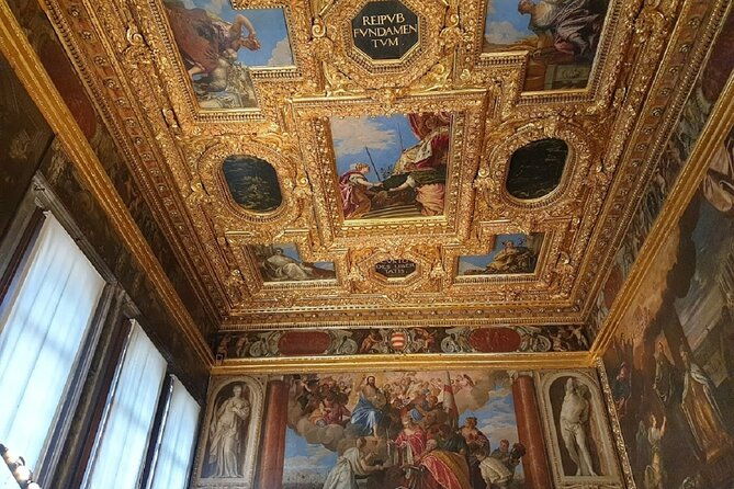exclusive-entrance-doge-palace-st-marks-basilica-terrace-tour