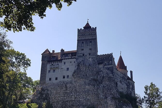 executive-dracula-day-trip-see-bran-peles-castle-brasov-from-bucharest