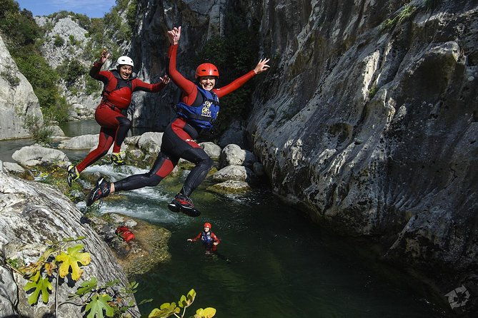 extreme-canyoning-on-cetina-river-from-split-or-zadvarje