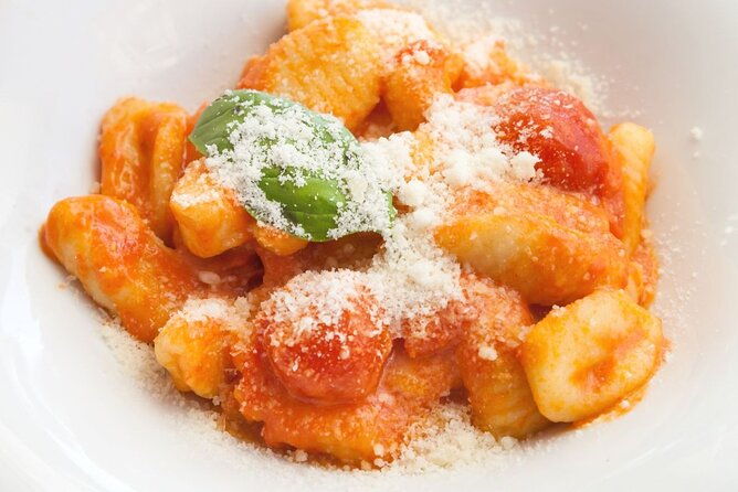 gnocchi-cooking-class-in-rome-piazza-navona