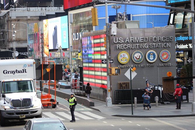 gray-line-new-york-fully-guided-5-hour-sightseeing-tour