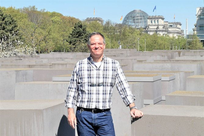 group-walking-tour-1-20-people-3-hours-the-wall-third-reich-ww2-cold-war