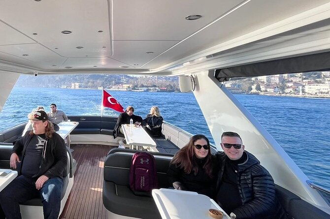 guided-bosphorus-yacht-cruise-with-asian-side-visit